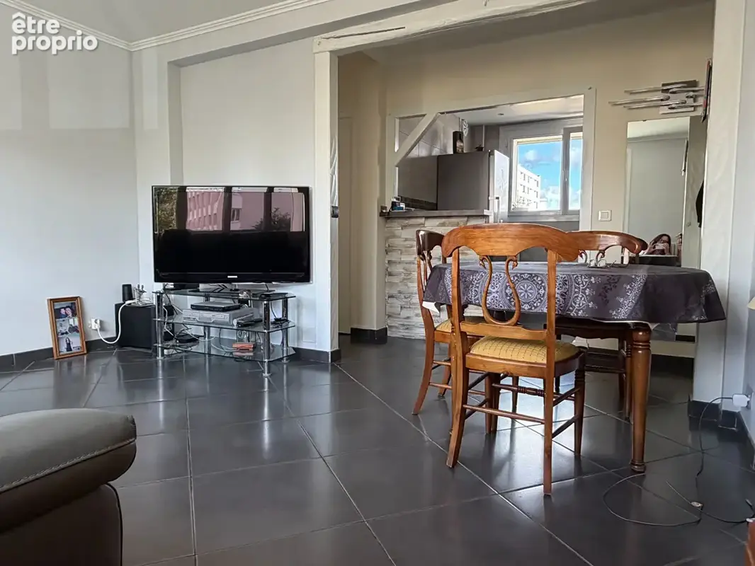Appartement Les Clayes Sous Bois 3 pièce(s) 57.87 m2 - photo 2