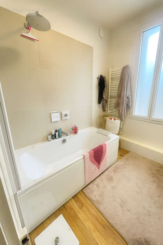 Maison à SAINT-CYR-SUR-LOIRE