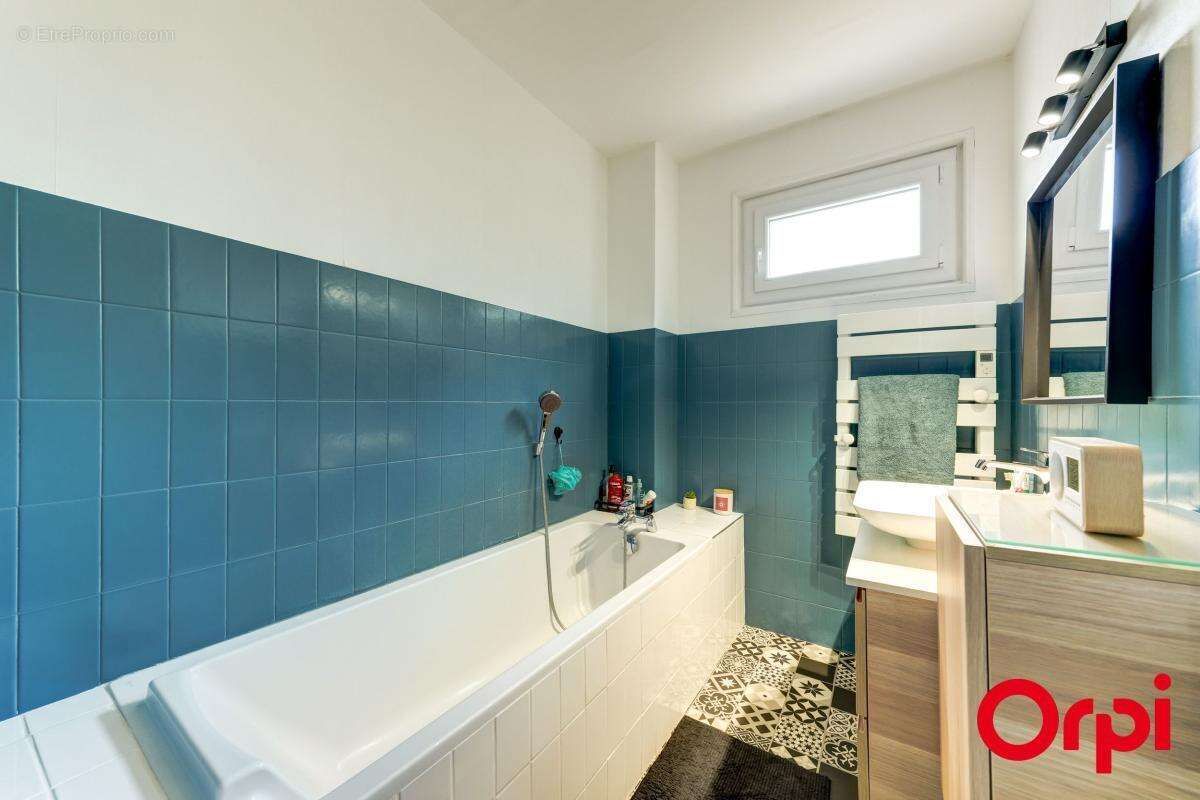 Appartement à SAINT-FONS