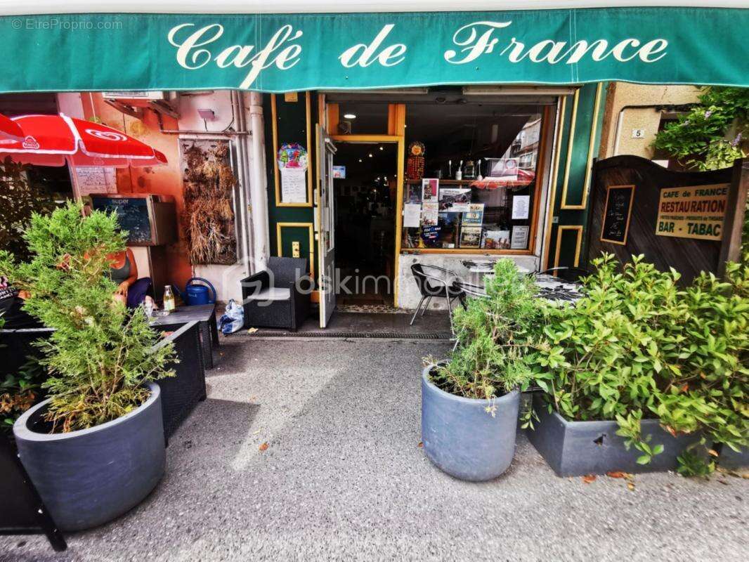 Commerce à THOARD