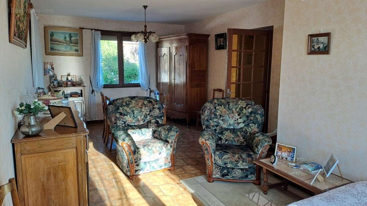 Maison à BESSINES-SUR-GARTEMPE