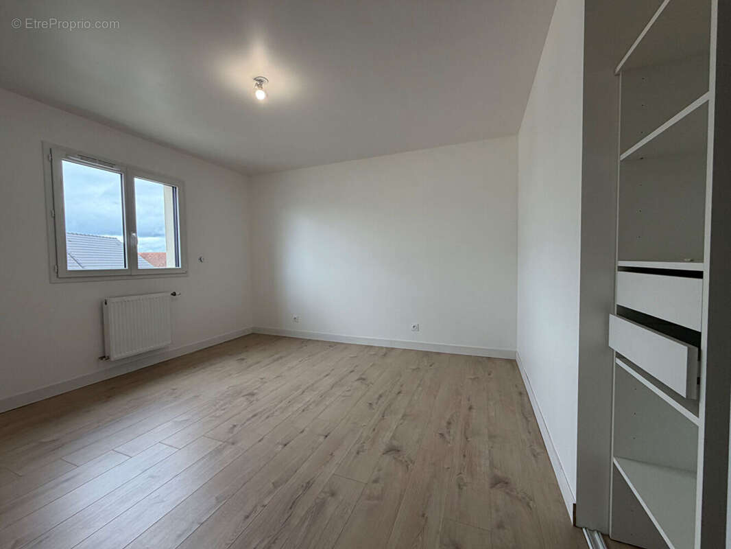 Maison à LA CHAPELLE-SAINT-MESMIN