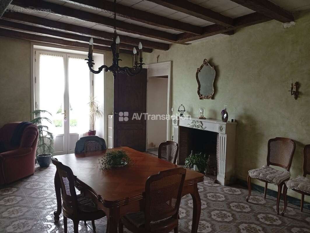 Maison à MIREBEAU