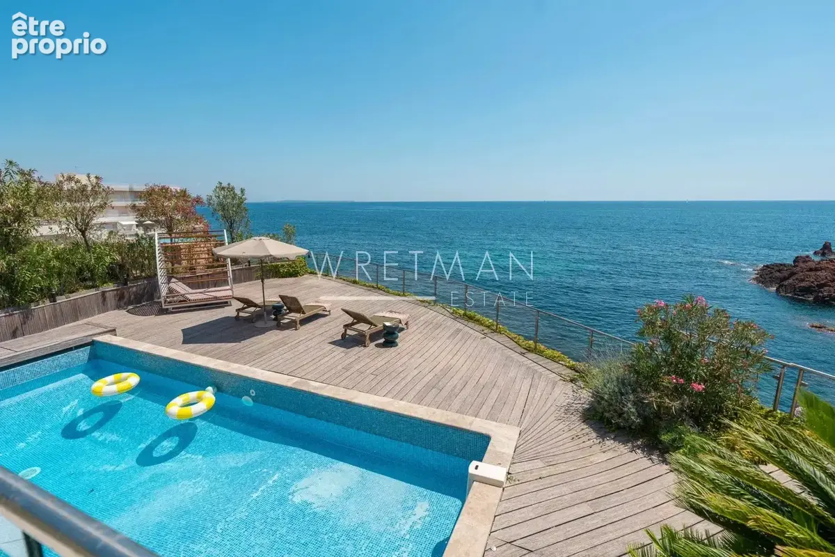 Vente par enchère privée : Domaine d'exception en bord de mer avec garage à bateau - photo 2