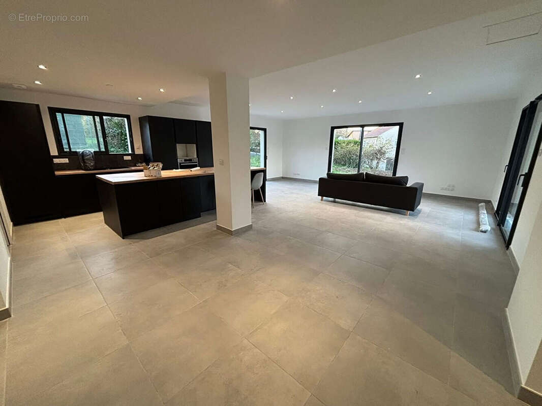 Maison Poncey Les Athee 5 pièce(s) 141 m2 - photo 3
