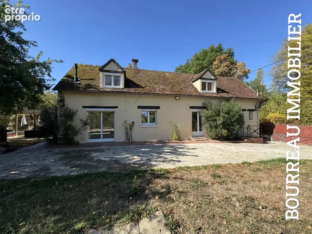 Maison à LA CELLE-SAINT-CYR