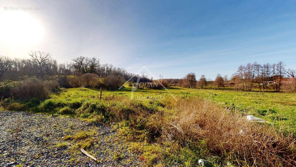 Maison à NEUILLY-LE-REAL