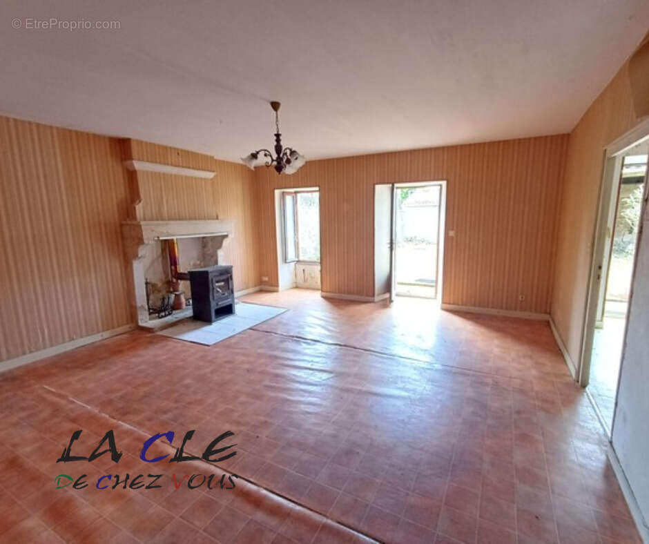 Maison à COULONGES-SUR-L'AUTIZE