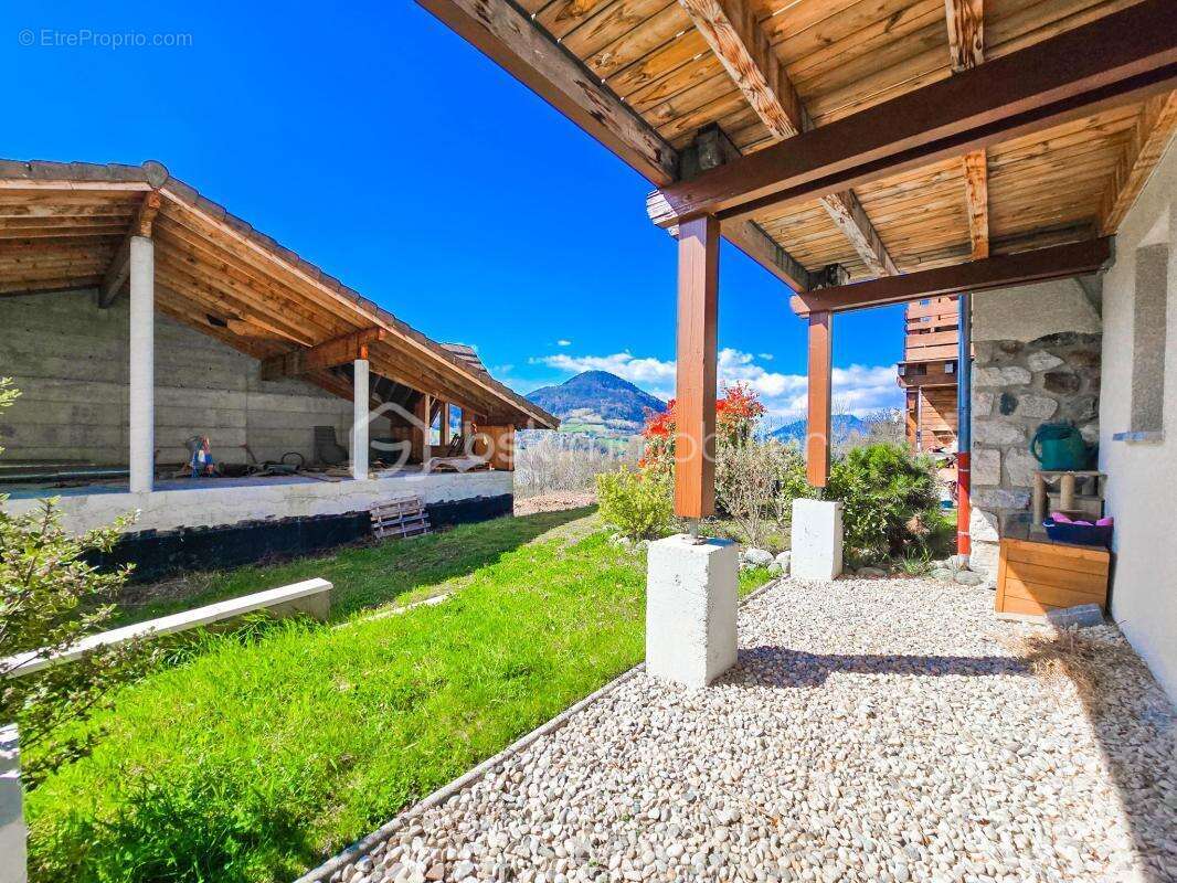 Appartement à SAINT-MARTIN-D'URIAGE