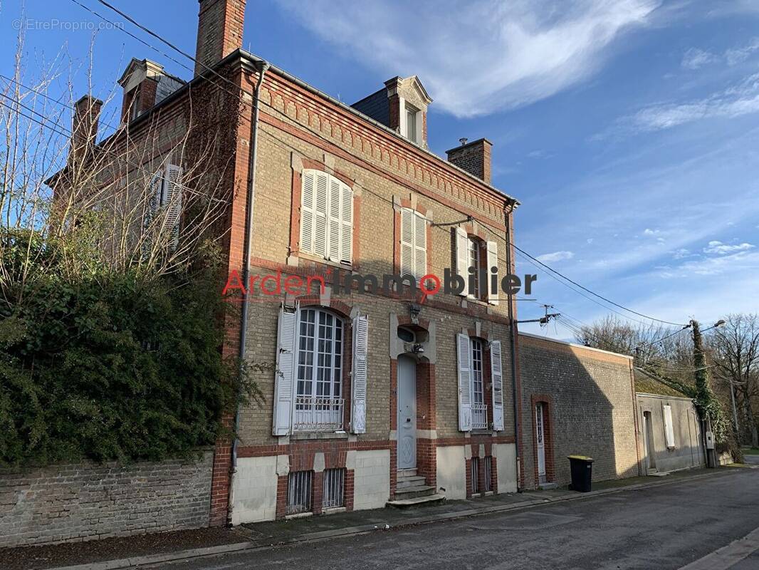 Maison à CHATEAU-PORCIEN