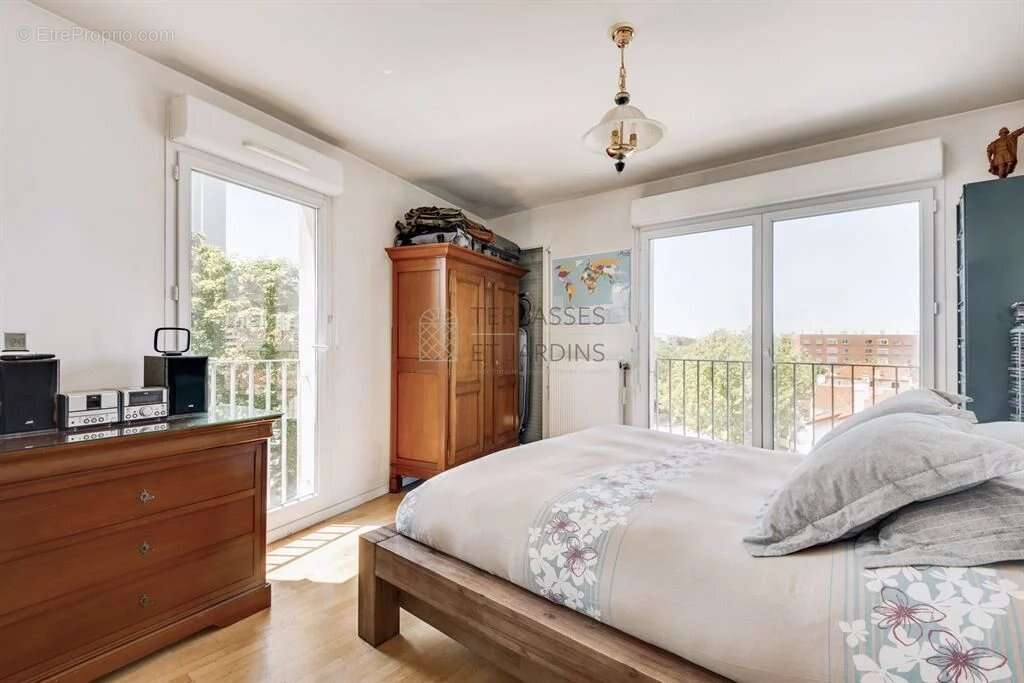 Appartement à LA COURNEUVE