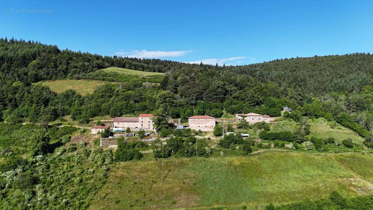 Appartement à SAINT-SYMPHORIEN-DE-MAHUN