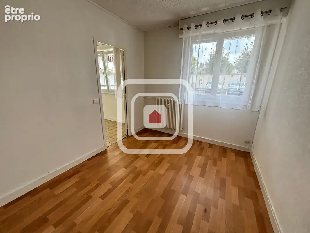 Secteur gare - clairmarais appartement t2 49.12 m2 avec parking et cave - photo 3