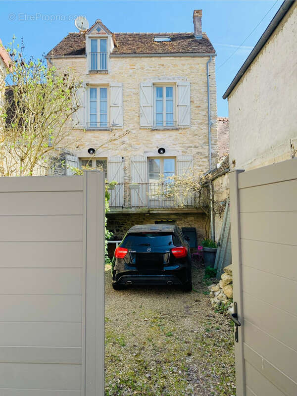 Maison à FONTENAY-SAINT-PERE