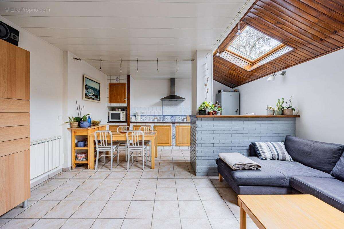 Maison à LA GARENNE-COLOMBES