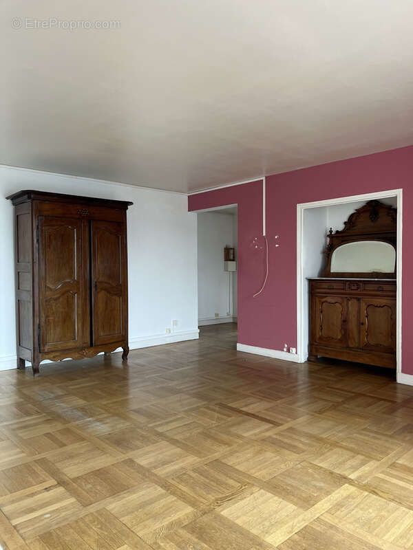 Appartement à BAGNOLS-SUR-CEZE