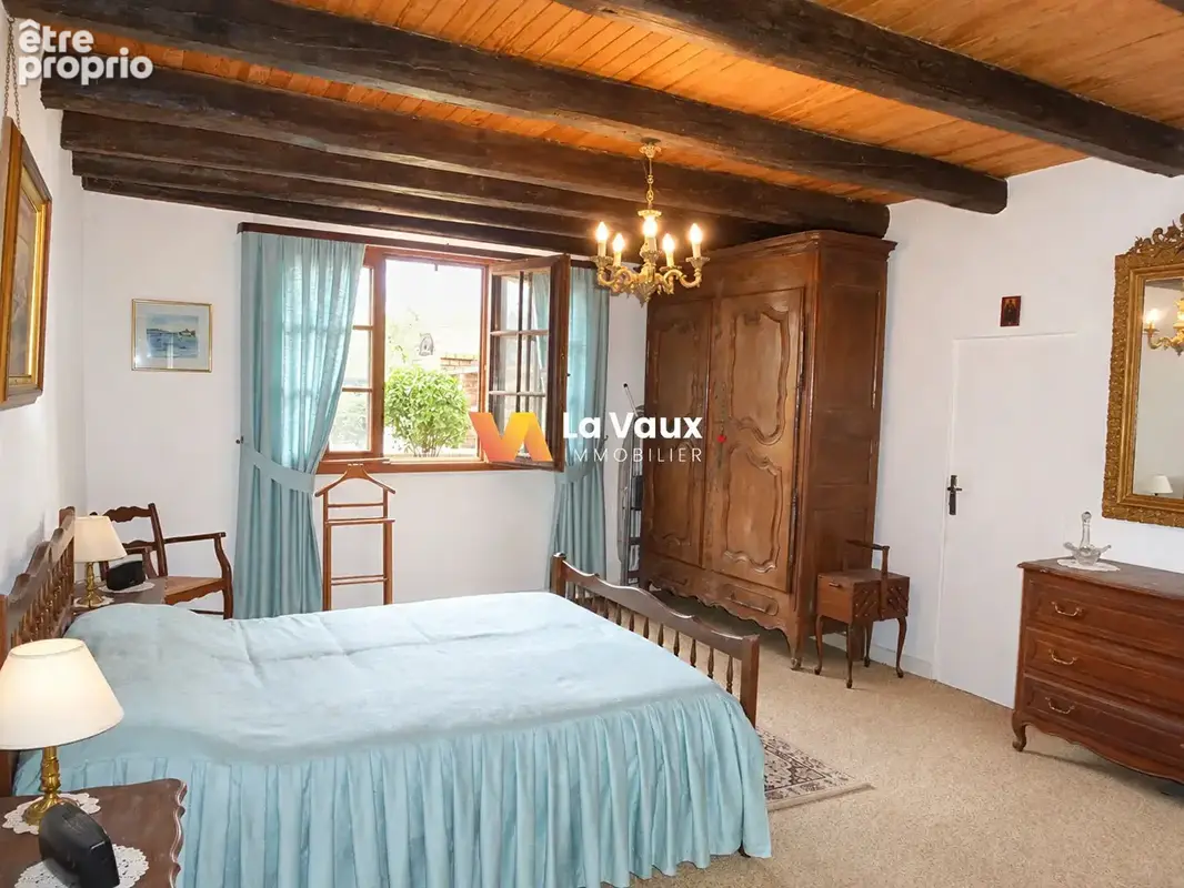 THELOD, secteur XEUILLEY : grande maison de village 180 m² - photo 10