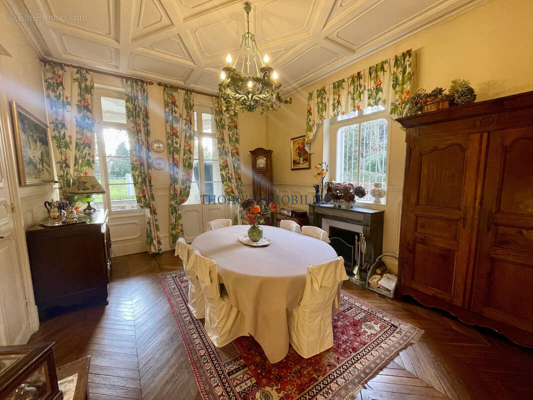 Maison à AUFFREVILLE-BRASSEUIL