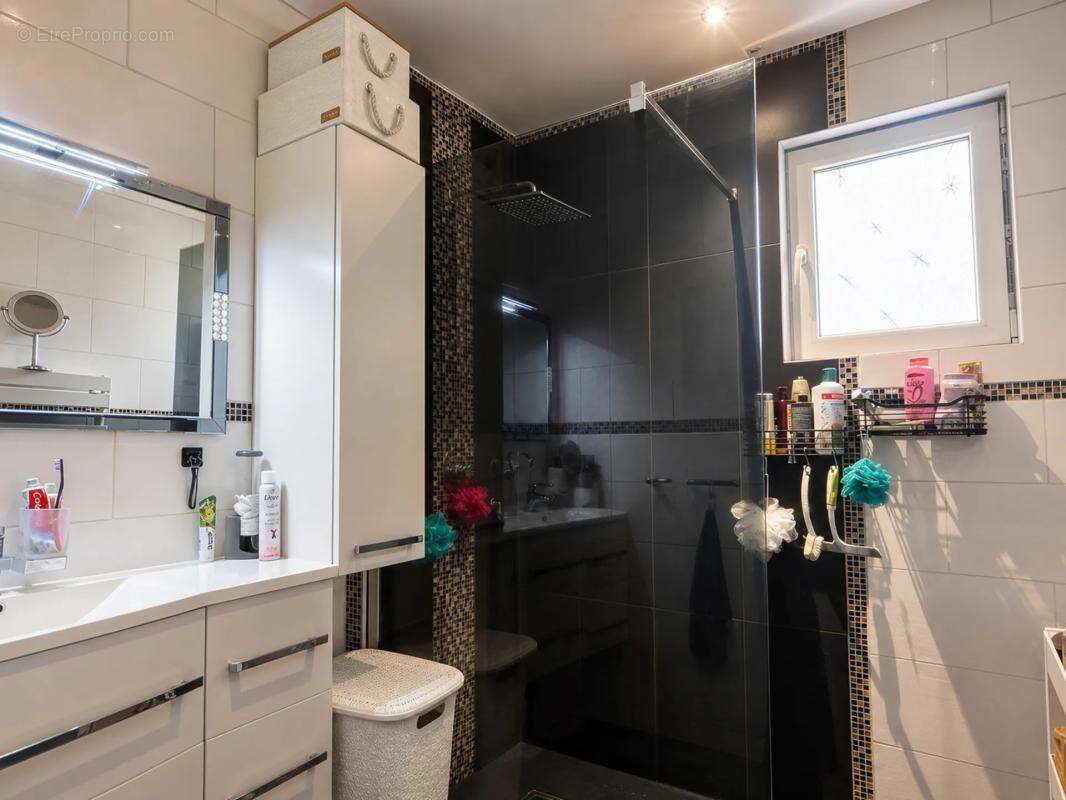 Maison de 7 pièces de 113 m² à Les Roches-de-Condrieu - photo 18