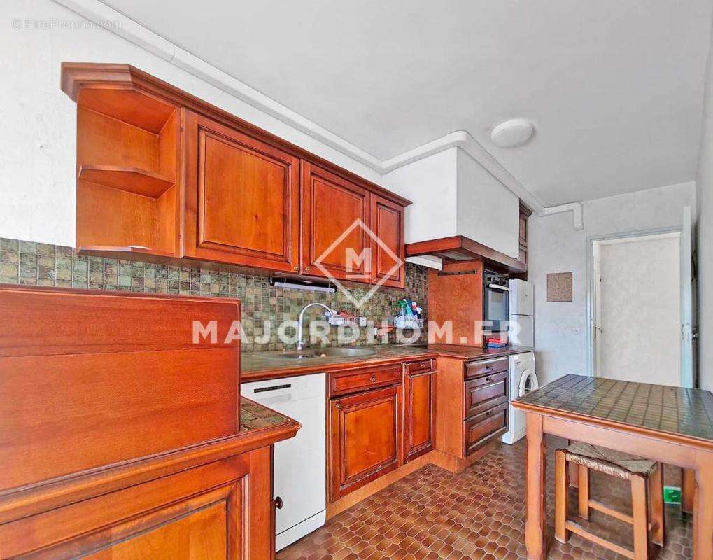 Appartement à MARSEILLE-5E