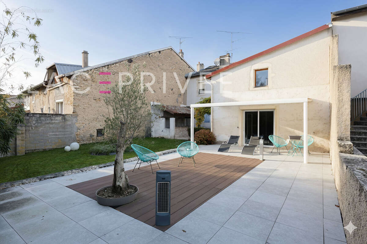 Maison à CHOLOY-MENILLOT