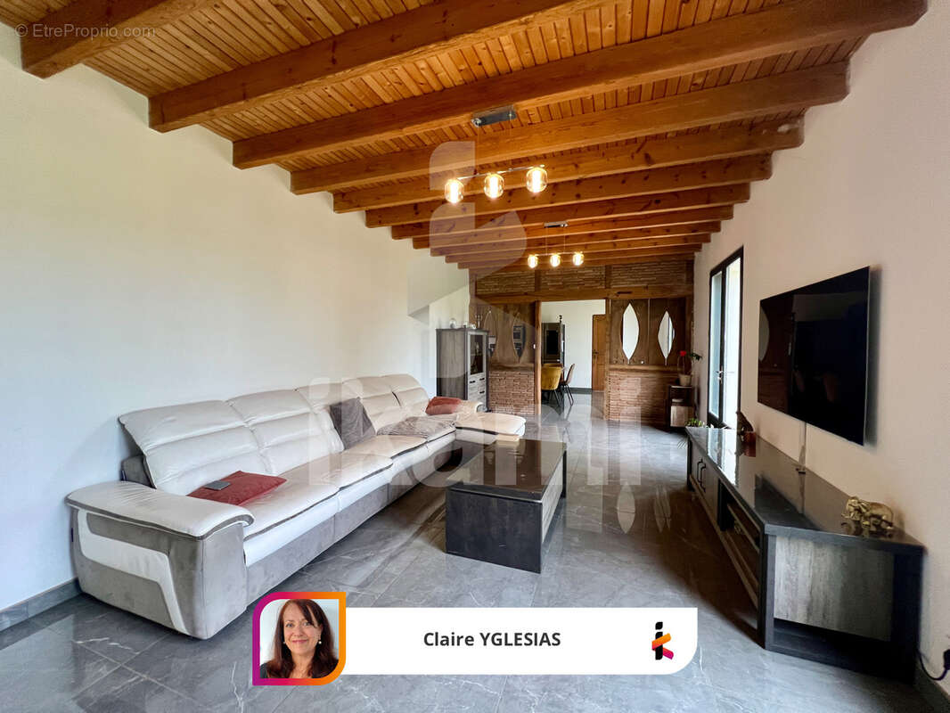 Maison à COURS-DE-PILE