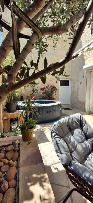 EXCLUSIVITE Maison de village garage et cour - photo 5