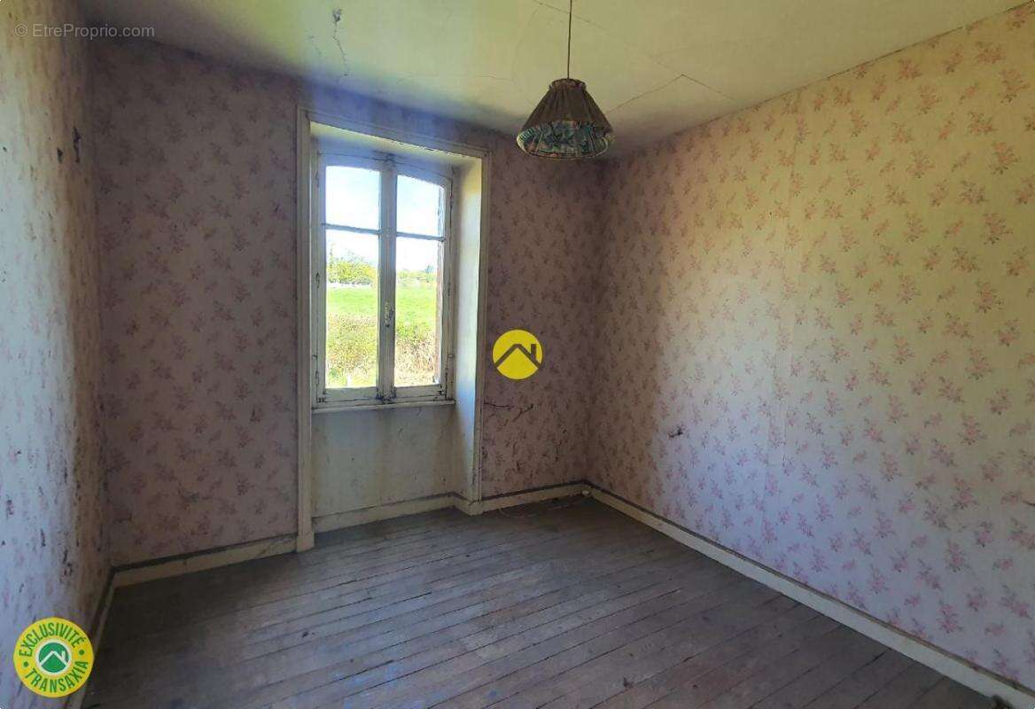 Maison à AHUN