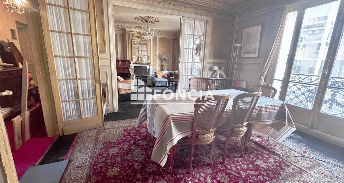 Appartement à PARIS-11E