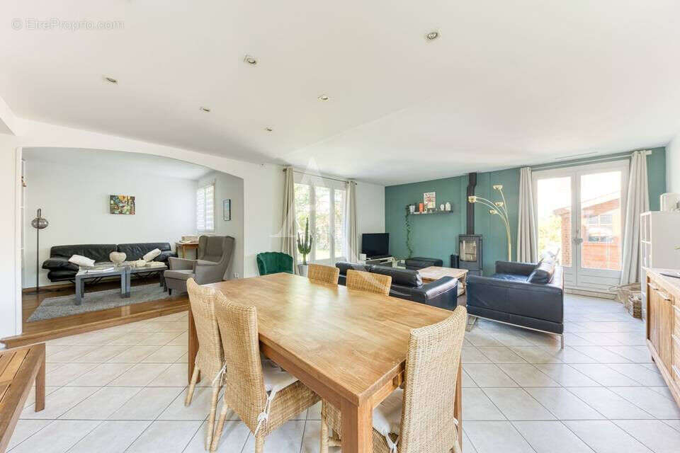 Maison Ozoir La Ferriere 8 pièce(s) 148.7 m2 - photo 6