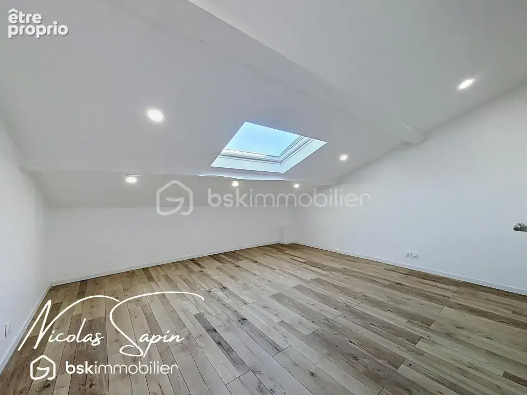 Maison 220m2 5 chambres entièrement rénovée au centre de Varces - photo 15