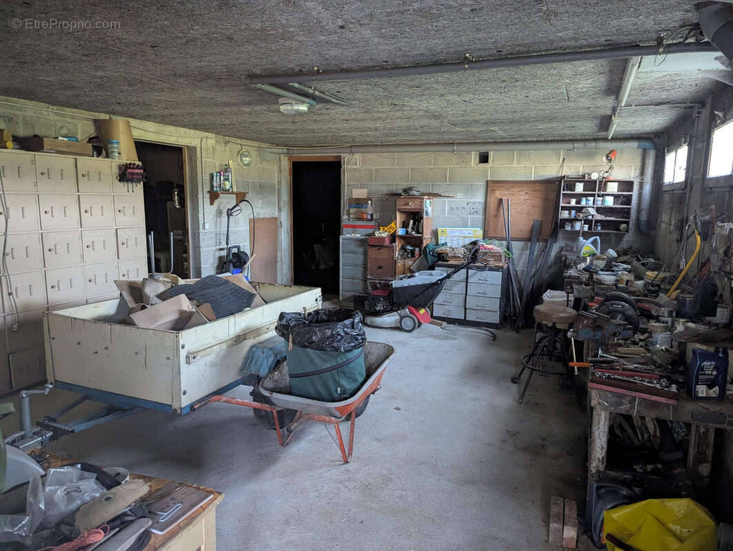 Maison à MONTGIVRAY