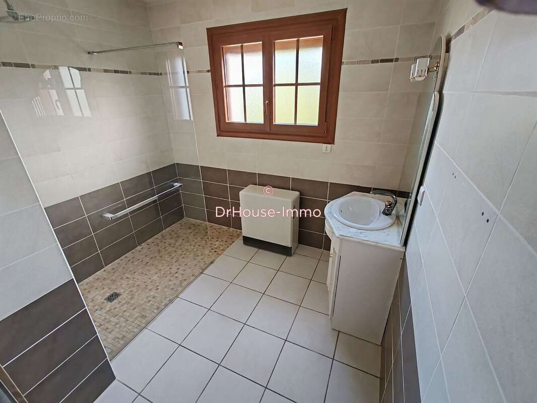 Maison à VAUX-SUR-VIENNE