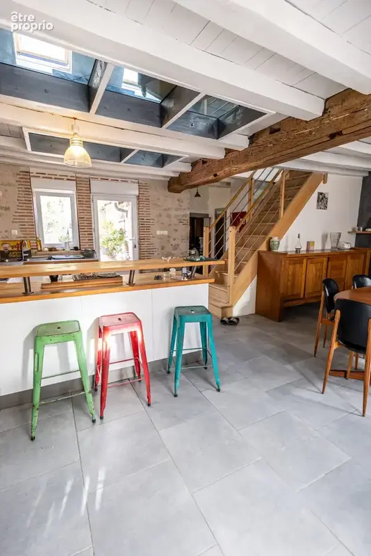 Maison 195 m² à Saint-Denis-De-L'hotel  - photo 3