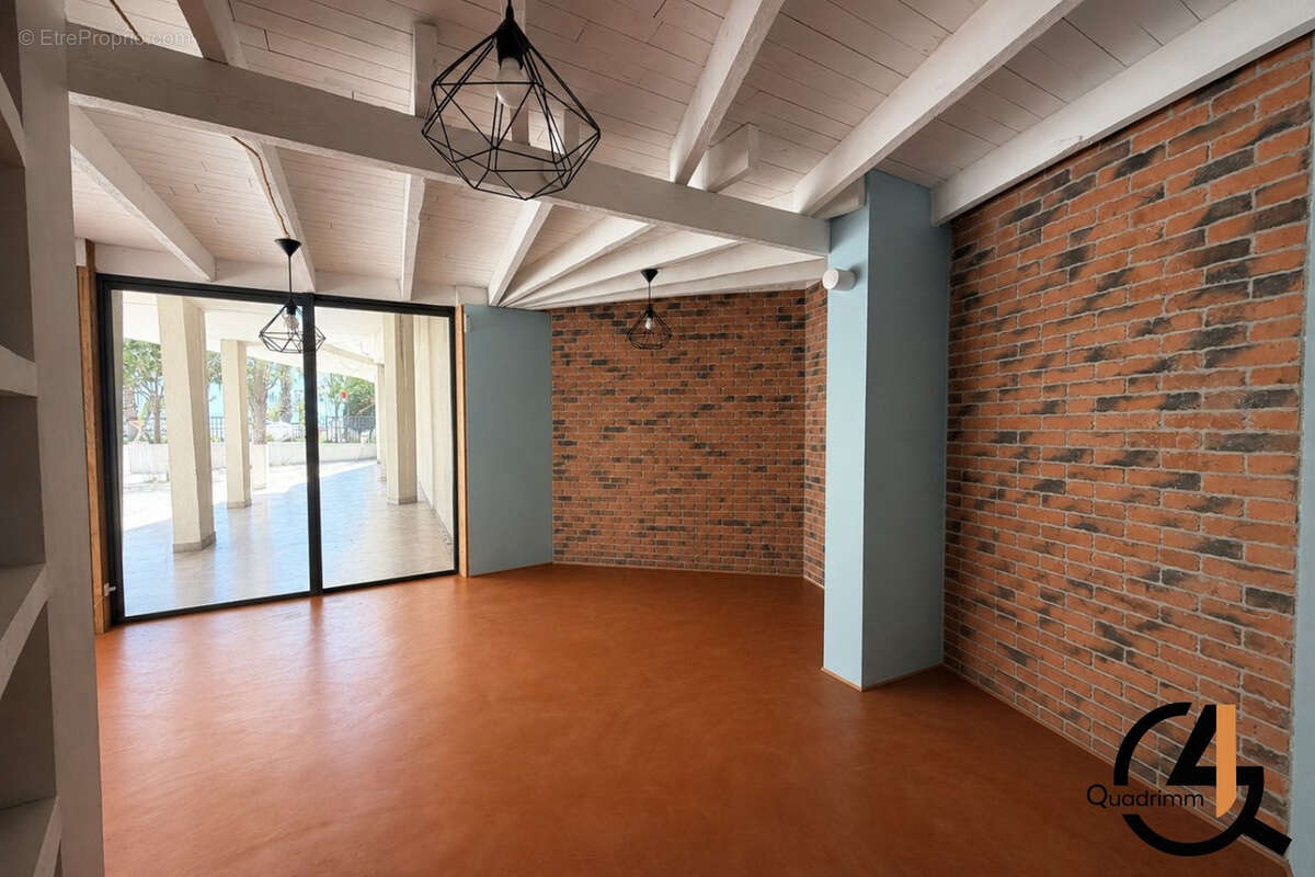 Spécial investisseur à La Grande Motte local + appartement T2 - photo 6