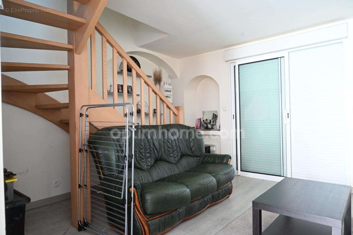 Maison en pierre avec deux logements, terrasse panoramique et potentiel exceptionnel à DOUZILLAC (24) - photo 2