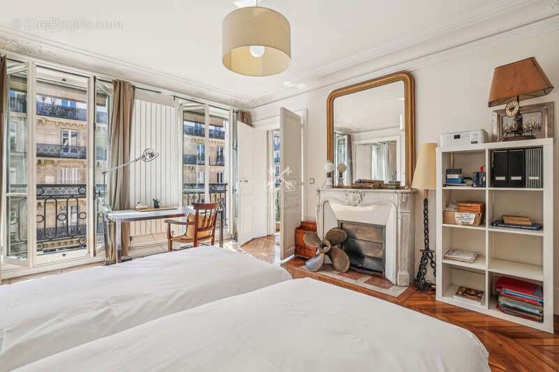 Appartement à PARIS-4E
