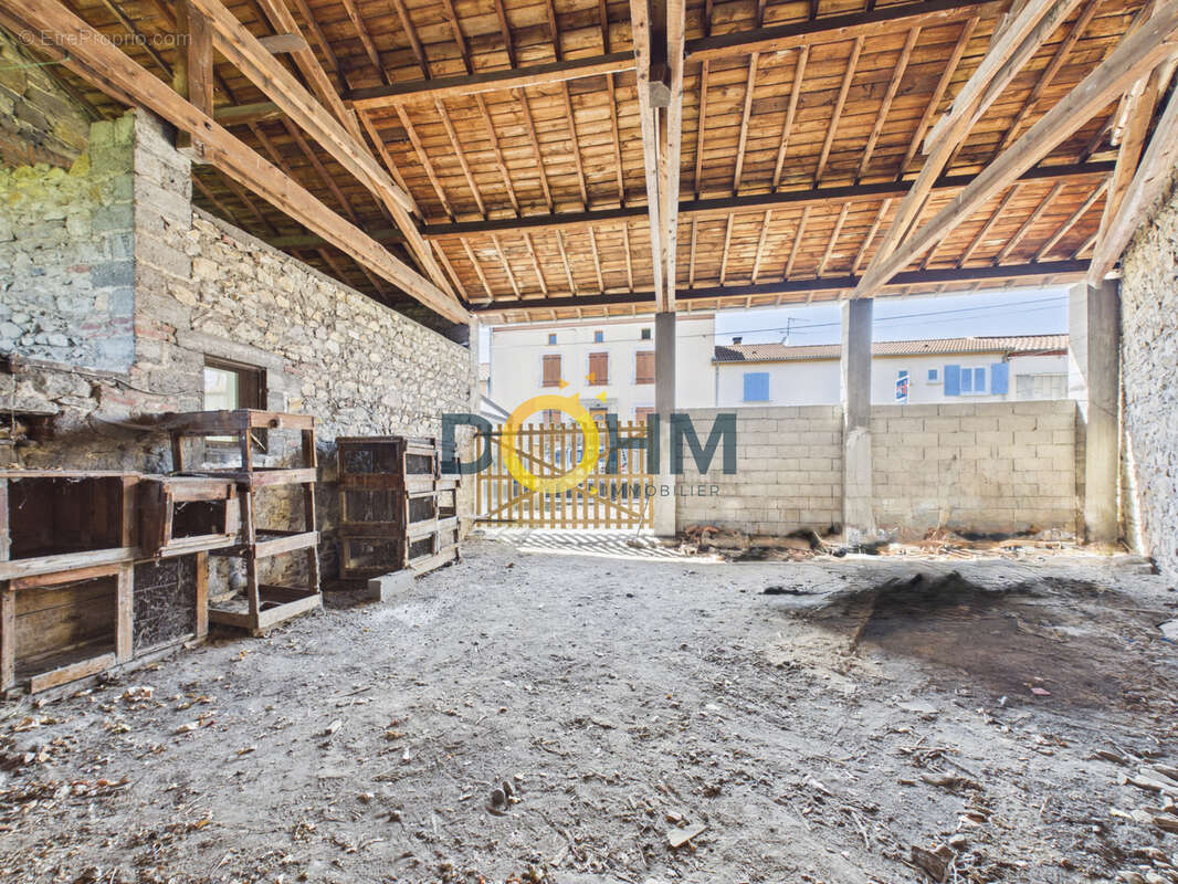 Maison de 138 m2 avec grange et terrain   Charbonnier-les-Mines - photo 2