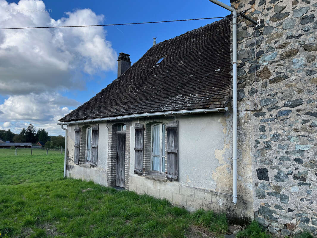 Mi-chemin Brive et Limoges - Belle fermette et dépendances a rénover - photo 7