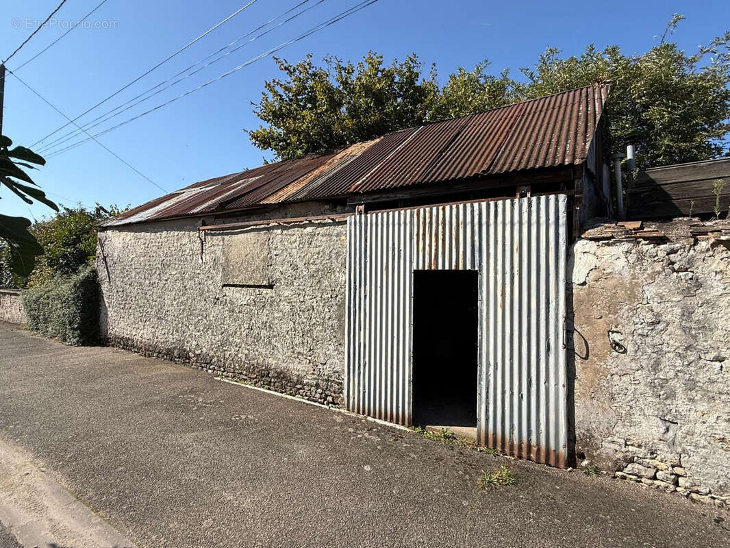 Autre à MONNERVILLE