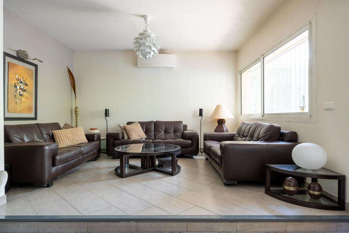 Maison à ROQUEFORT-LA-BEDOULE