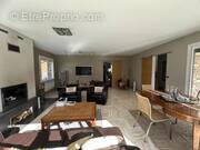 Maison à LE MESNIL-SAINT-DENIS