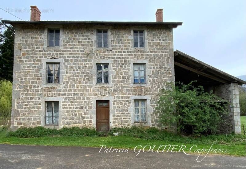 Maison à SAINT-JULIEN-LA-VETRE