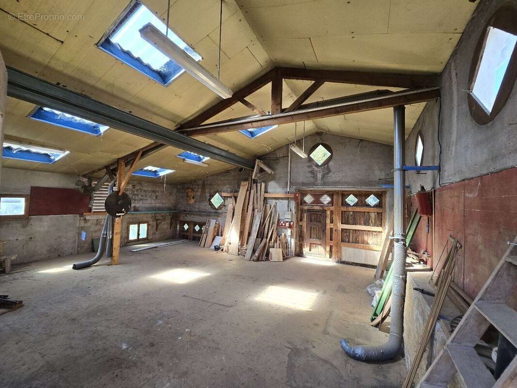 Atelier rénovable en habitation + Garage et terrain - Pont de Salars - photo 7