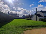 Terrain à SAINT-PIERRE-EGLISE