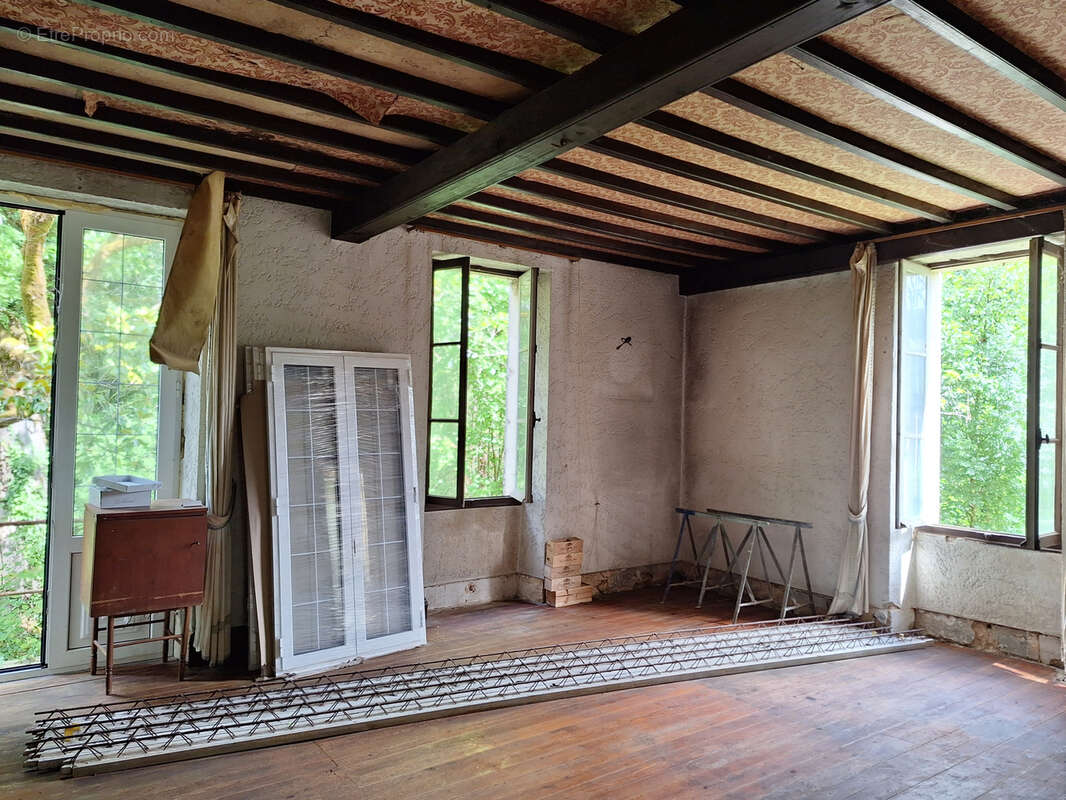 Maison à SAINT-FRONT-SUR-LEMANCE