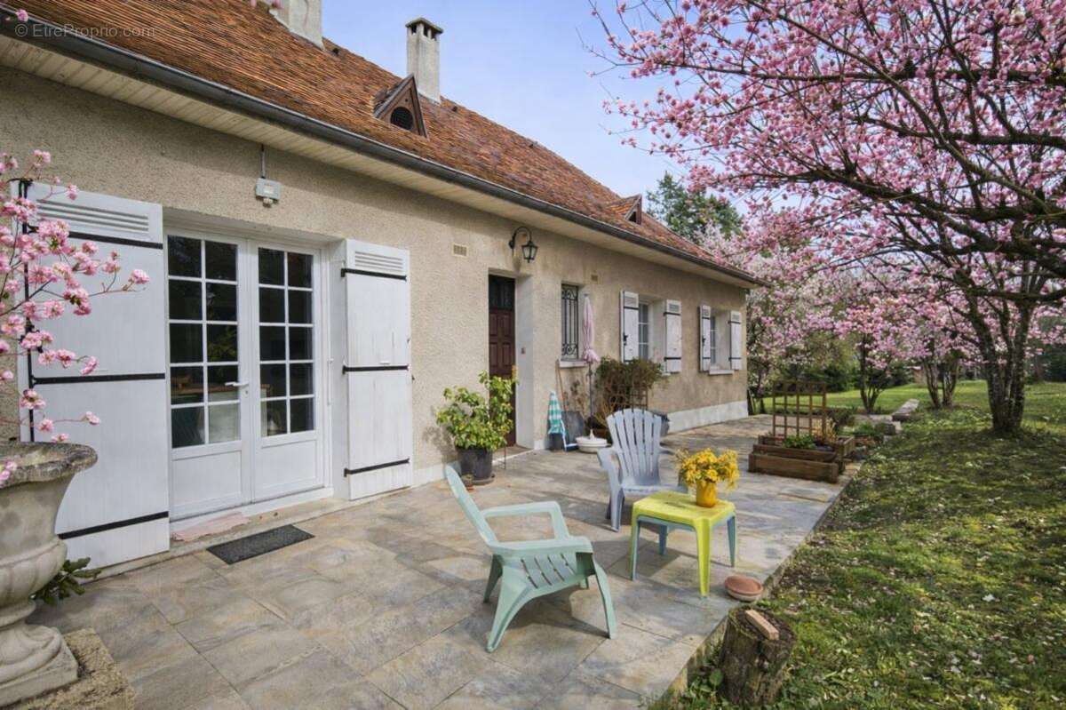 Maison à COULOUNIEIX-CHAMIERS