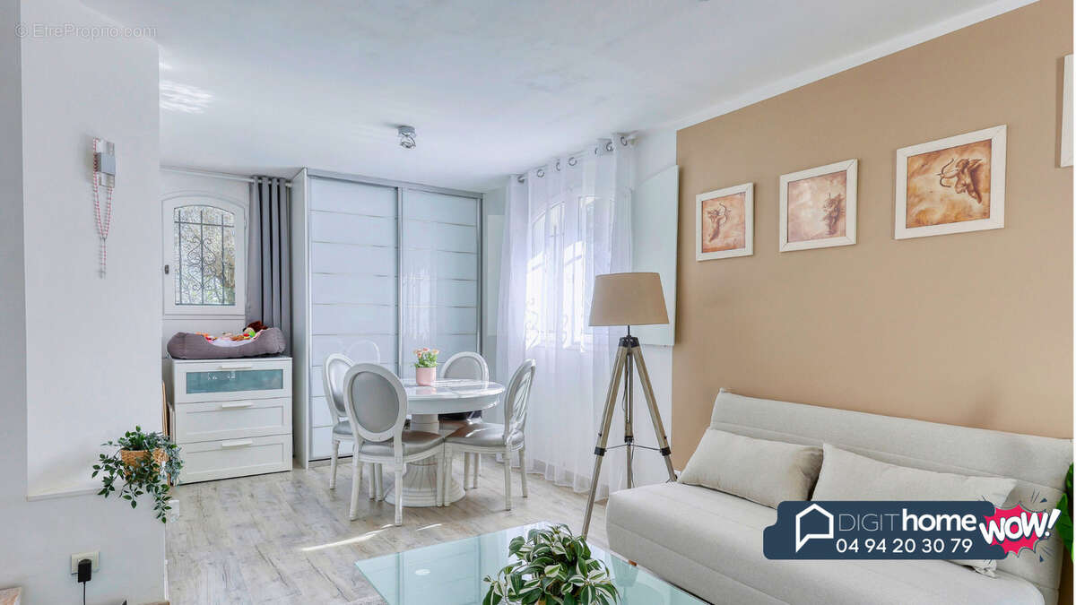 Maison à SOLLIES-VILLE