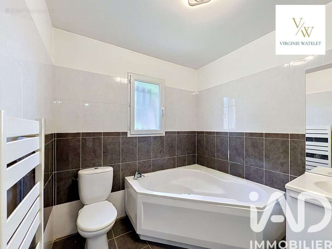 Maison 104 m² à Saint-Bauzille-De-Putois  - photo 8