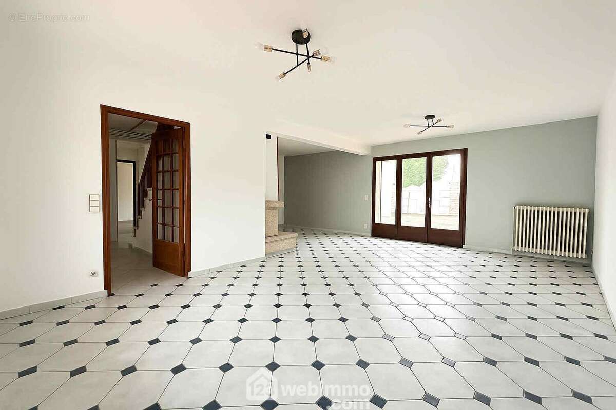 Un séjour spacieux de 38 m² - Maison à ATHIES-SOUS-LAON